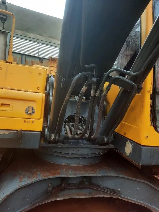 Escavadeira ec210b - Foto 3