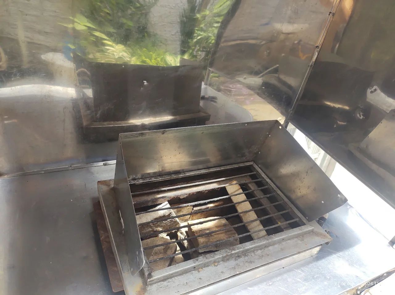 Churrasqueira Industrial (Usa Carvão) em Aço Inox - Foto 5