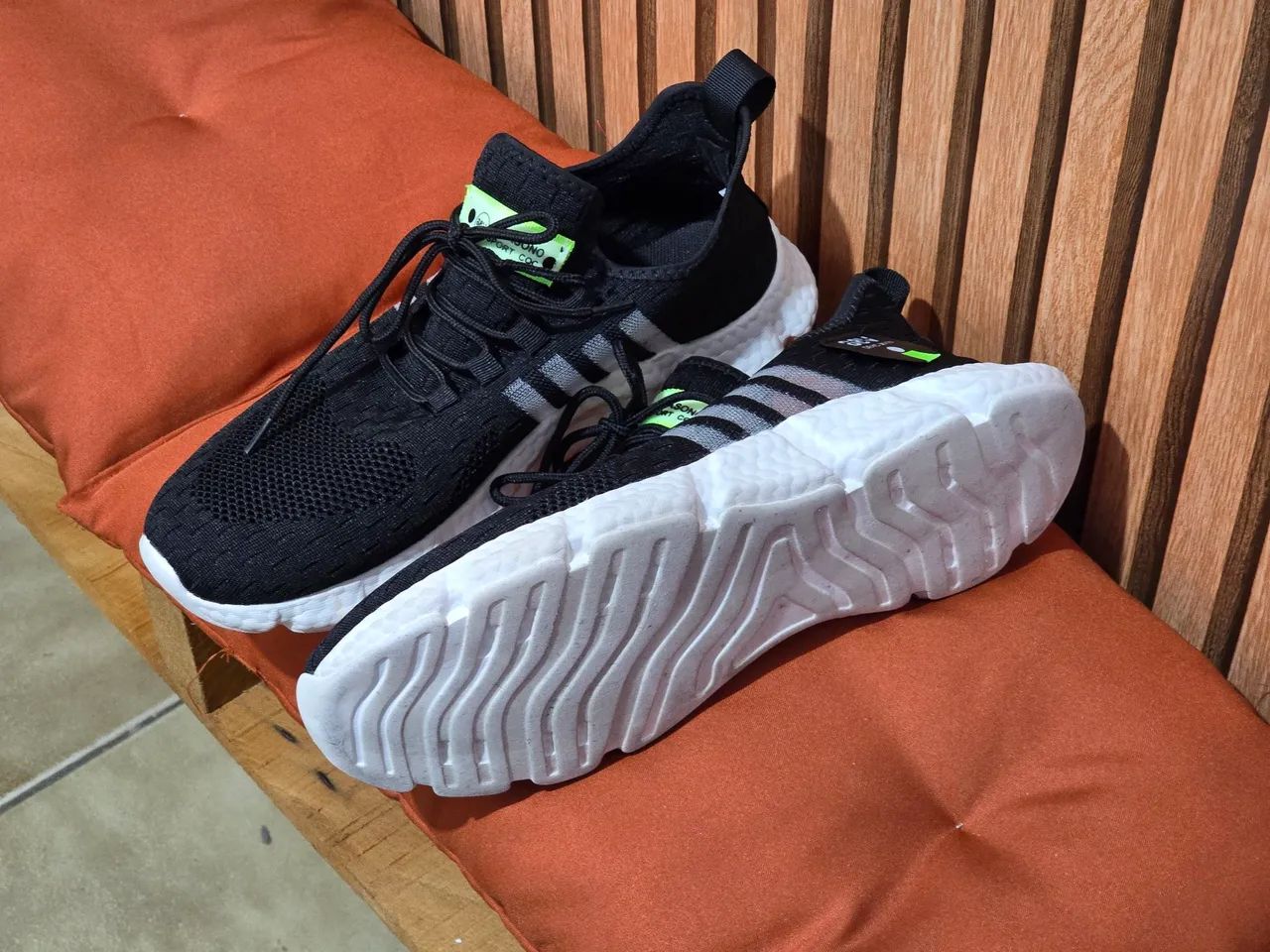 Tenis importado 68v n: 44 Black Friday - Foto 2