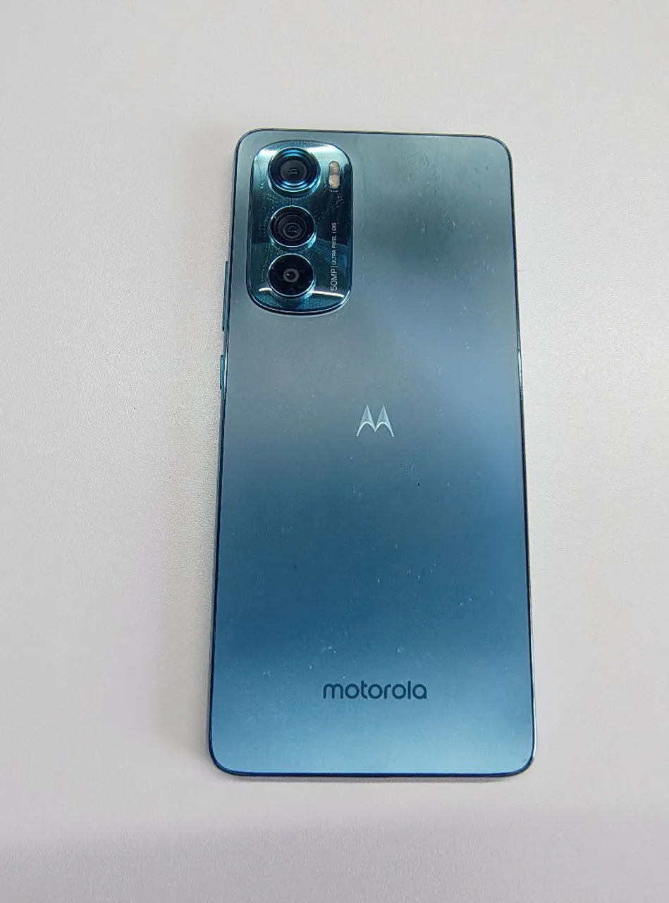 Smartphone Edge 30 Motorola. Estado de novo