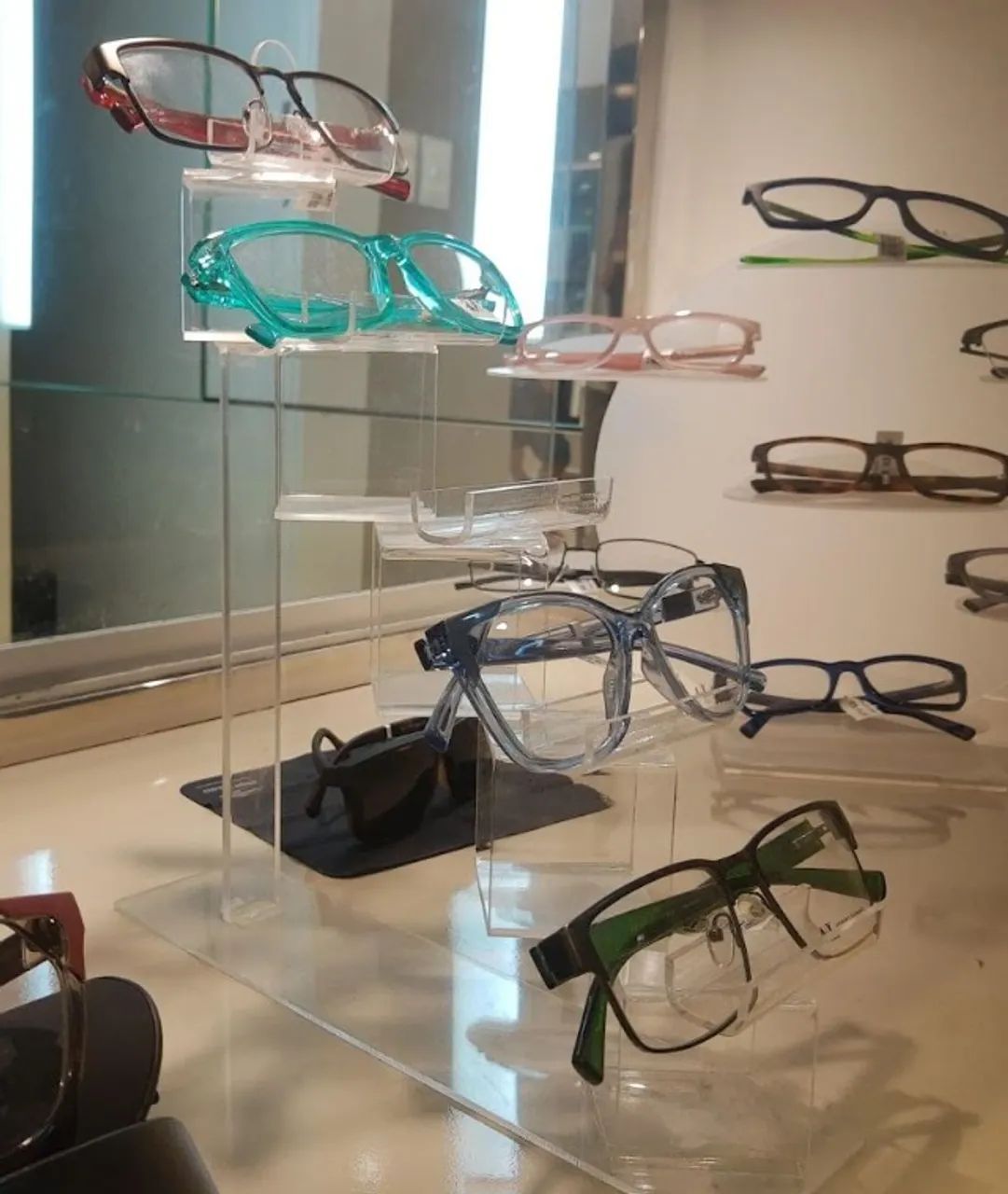 Expositor para óculos Dadinhos - Inovação e Cor para Suas Vitrines - Foto 4