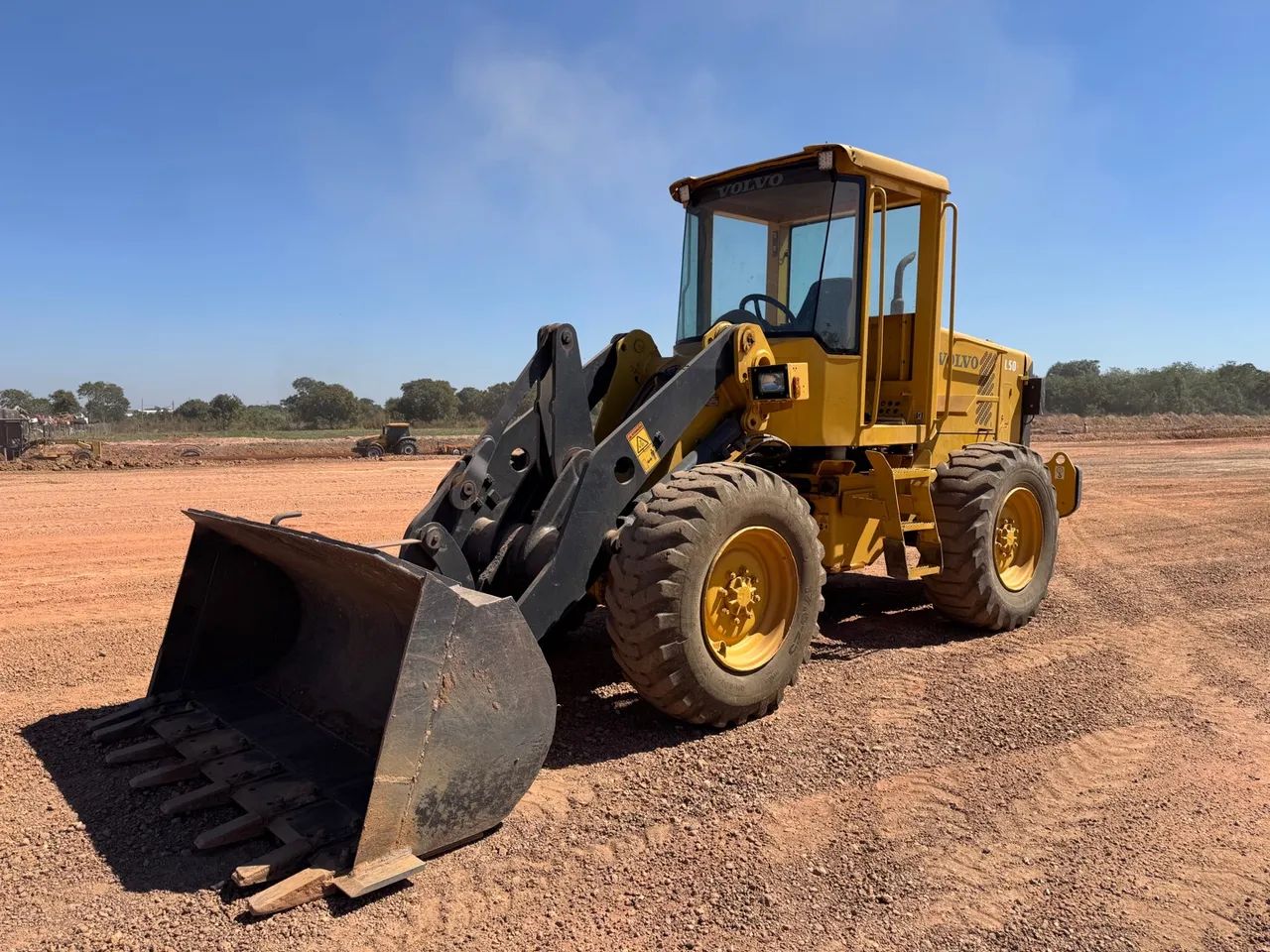 Pá Carregadeira Volvo L50D