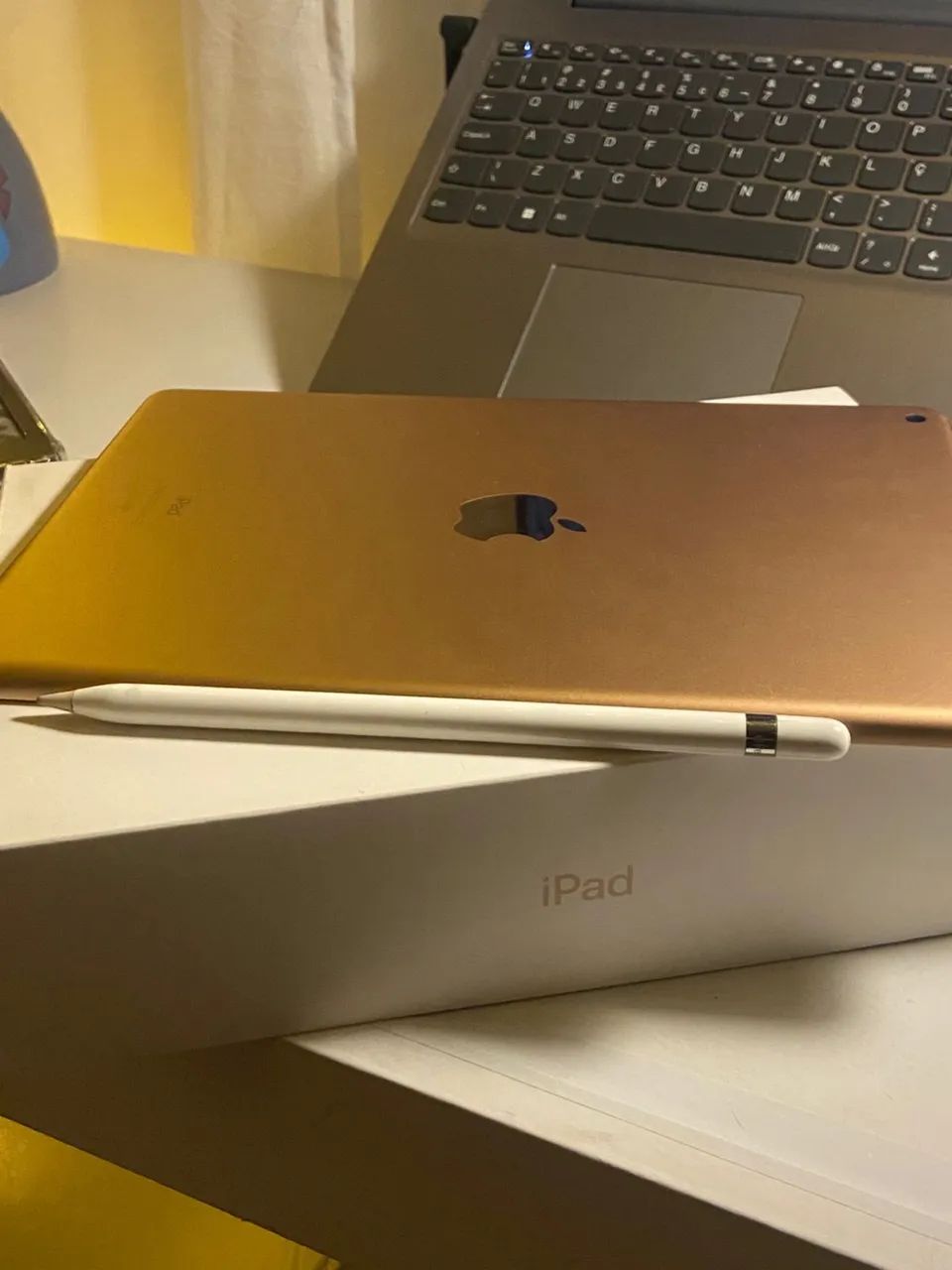 にゃんApple iPad 8世代 ゴールド + Apple Pencil ipad 8 apple pencil