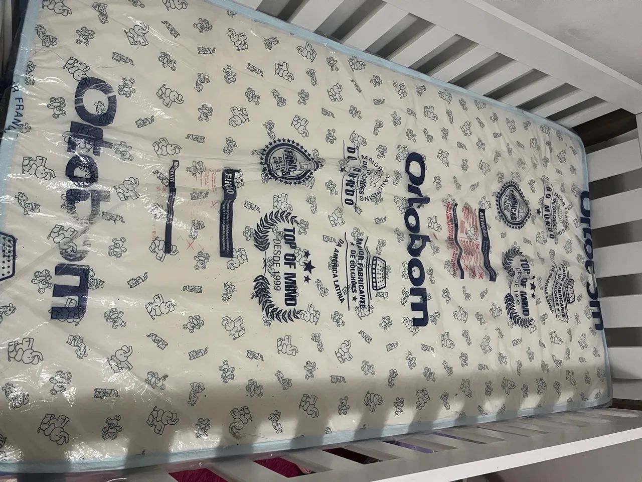 Estou Vendendo esse berço com o colchão 