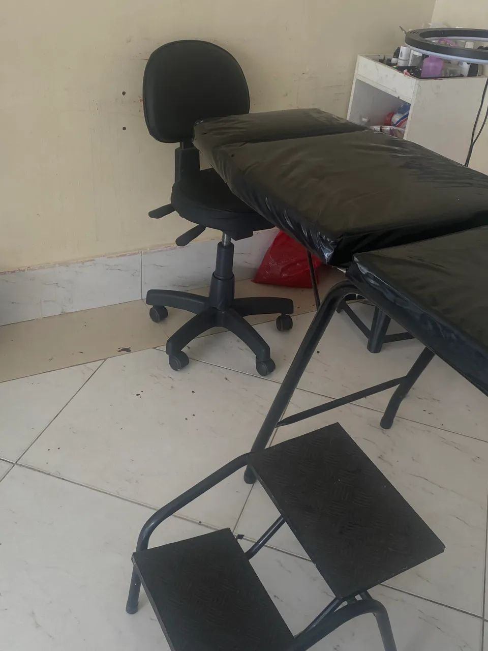 Maca de designer de sobrancelhas 