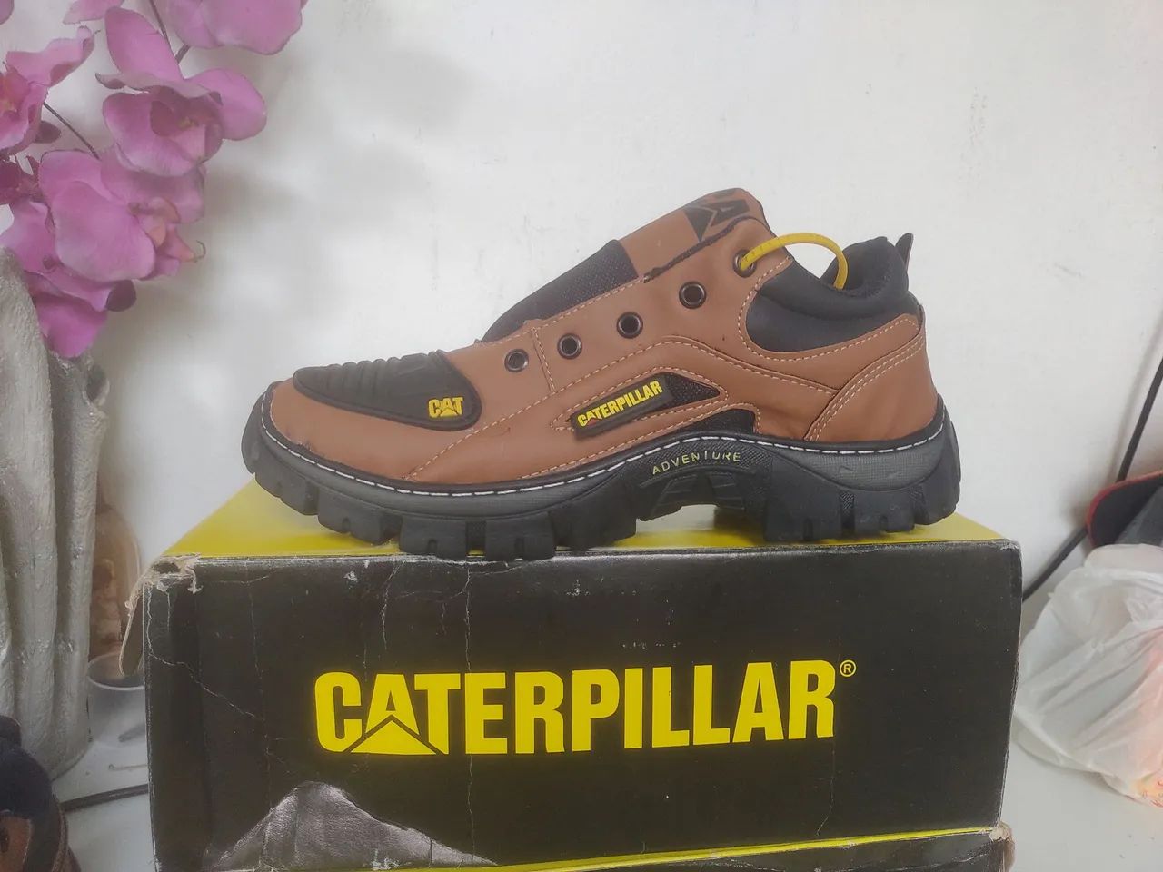 Botas Caterpillar coturno lughato com zip lateral 