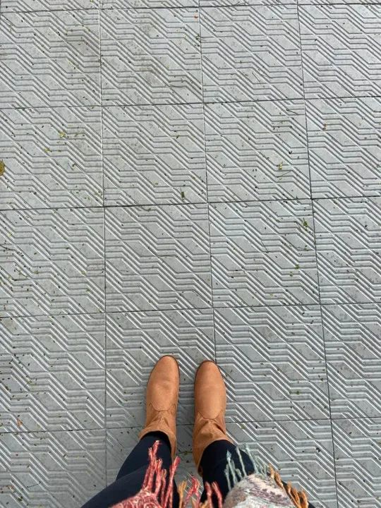 REVESTIMENTO FRIZZA ANTIDERRAPANTE EM CONCRETO MACIÇO POLIDO M² 