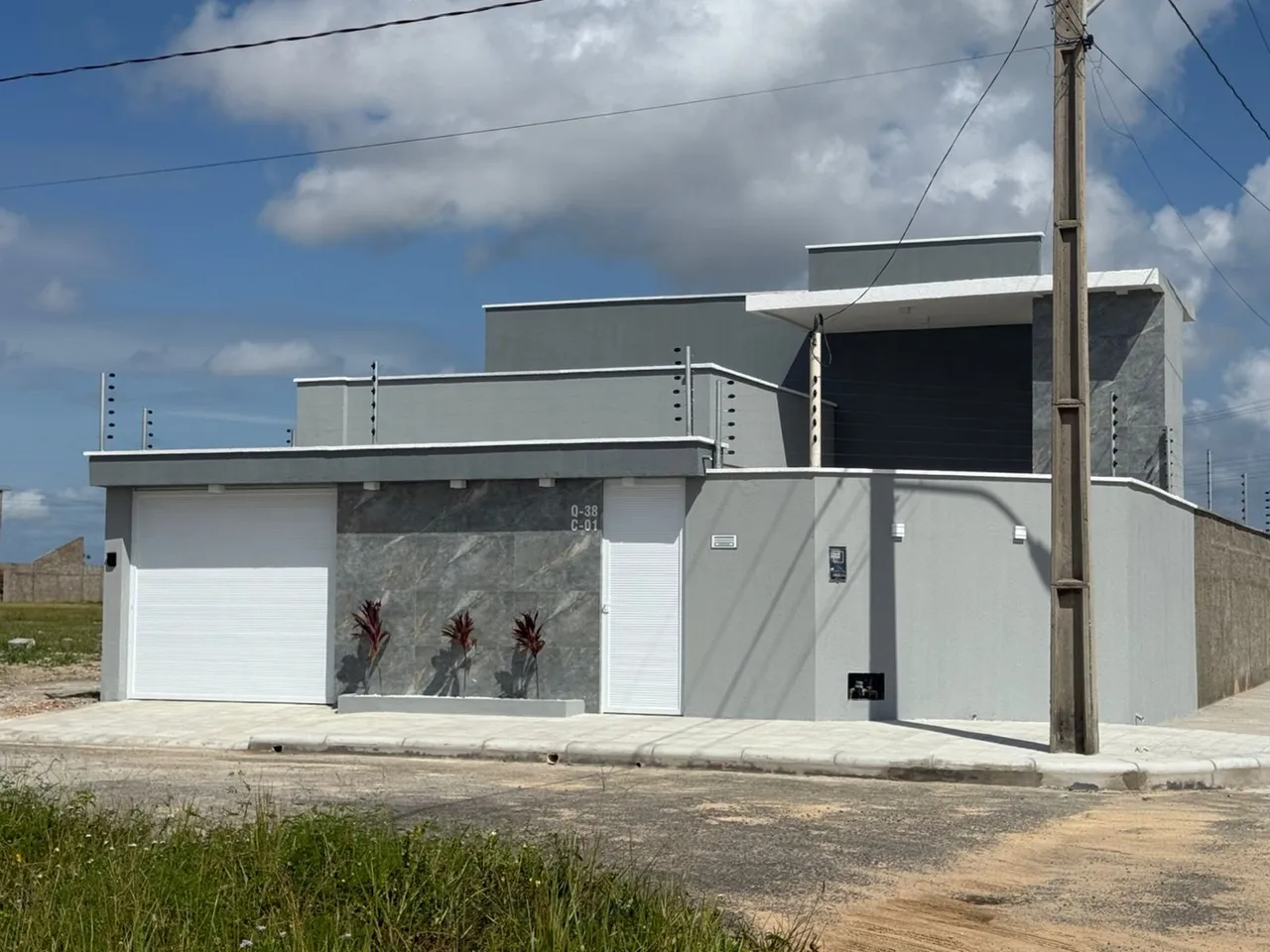 Aluga-se excelente Casa recém construída