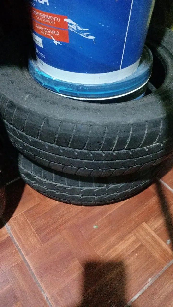 Pneus para Carro 165/75/14 riscado
