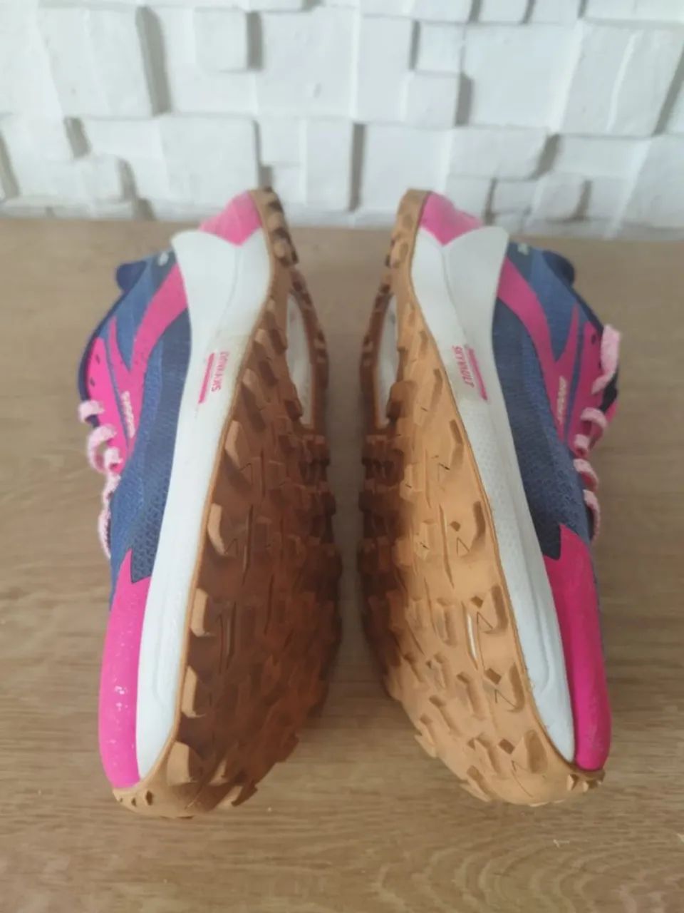 Tênis Brooks Calmont Trail Feminino tamanho 34 - Foto 5