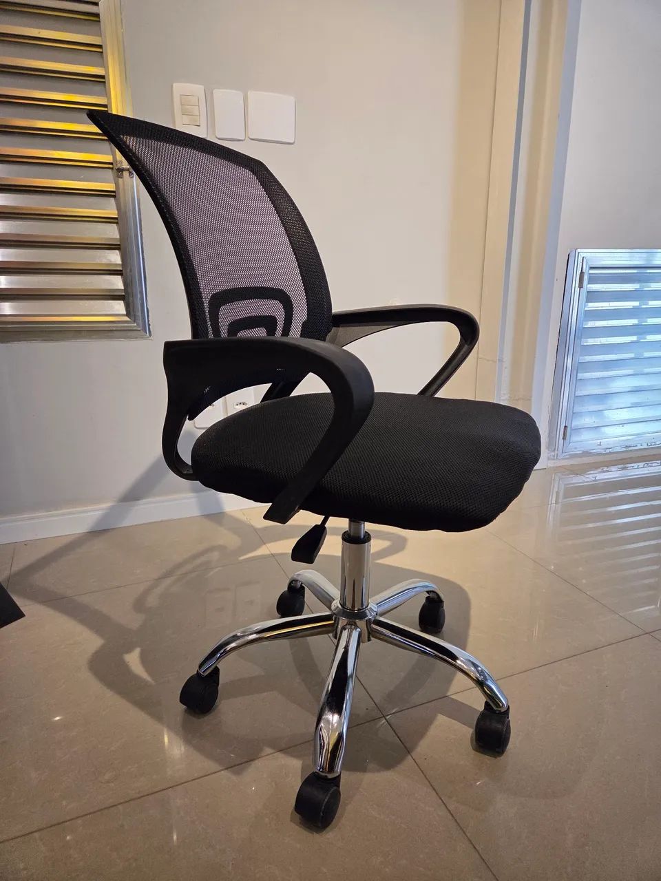 Cadeira de escritório Giratória perfeito estado