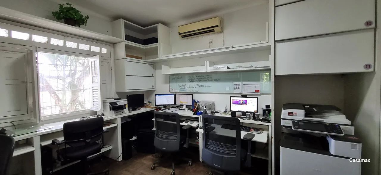 Casa para venda possui 250 metros quadrados com 4 quartos em Espinheiro - Recife - Pernamb