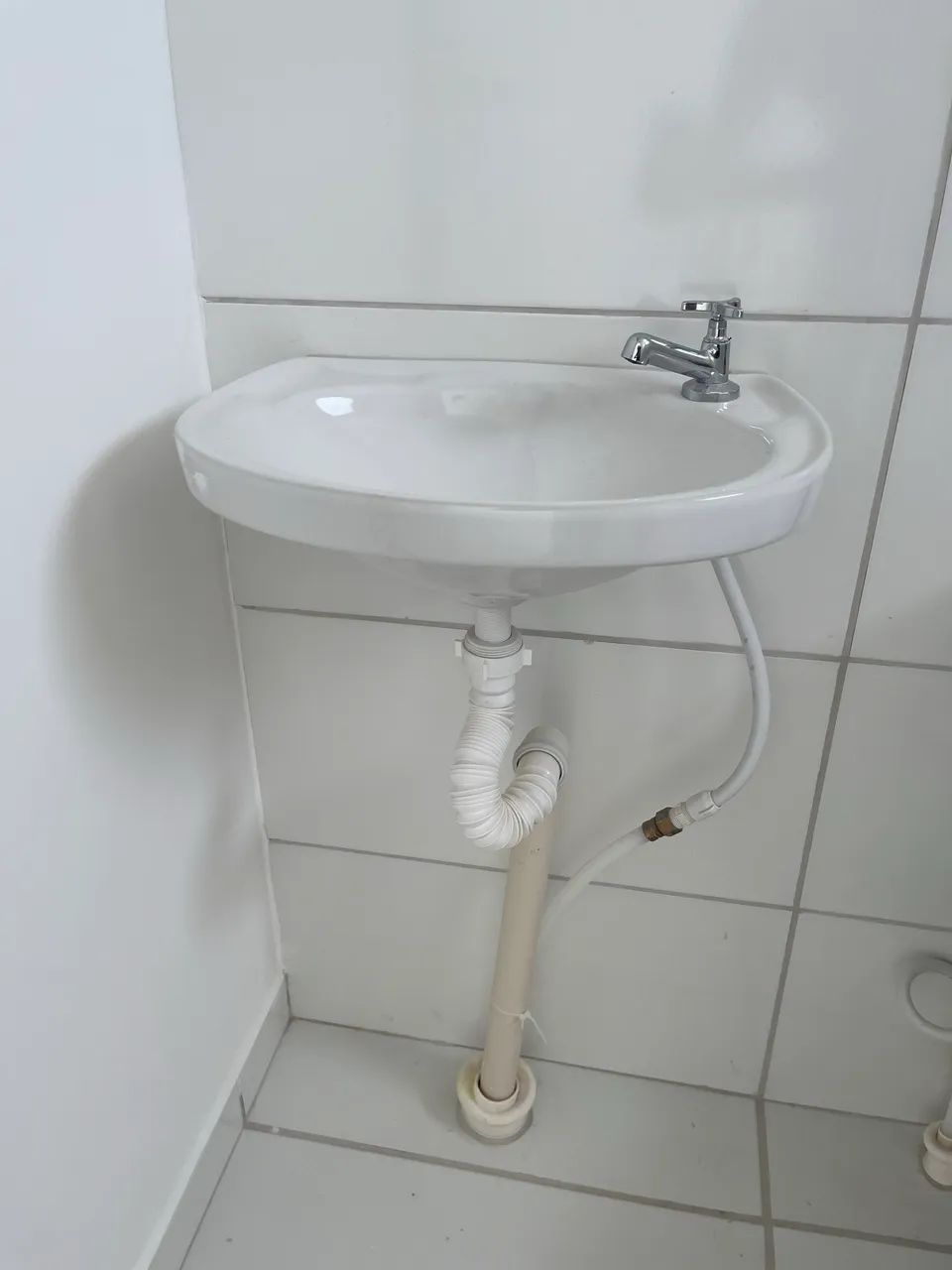 Lavatório para banheiro64595868649985123