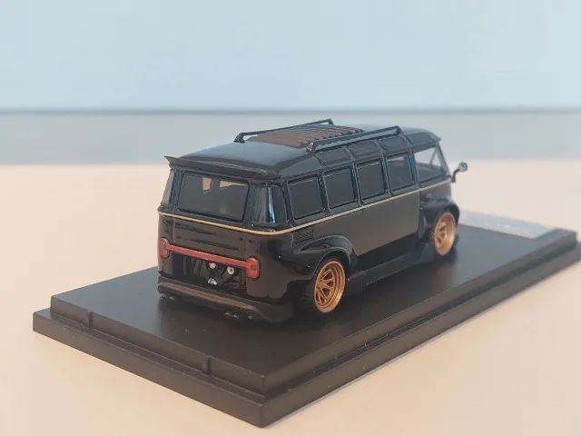VW Kombi estilo RWB 1/64 Preta - Foto 4