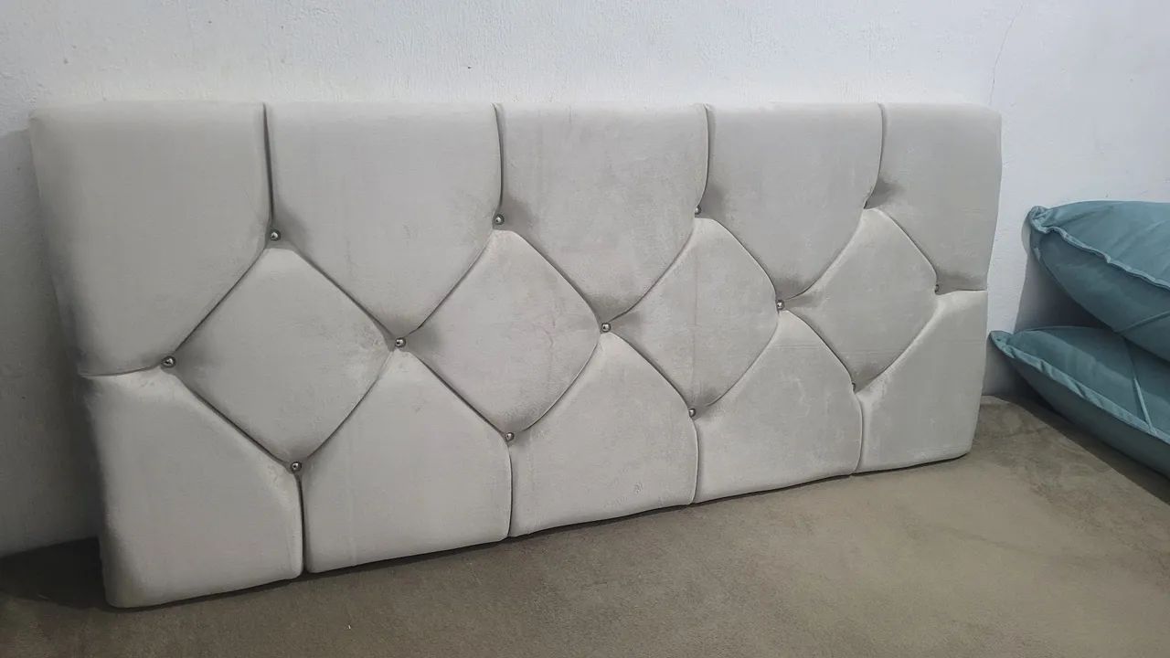 Painel Cabeceira de Cama Bege com Botões - Foto 2