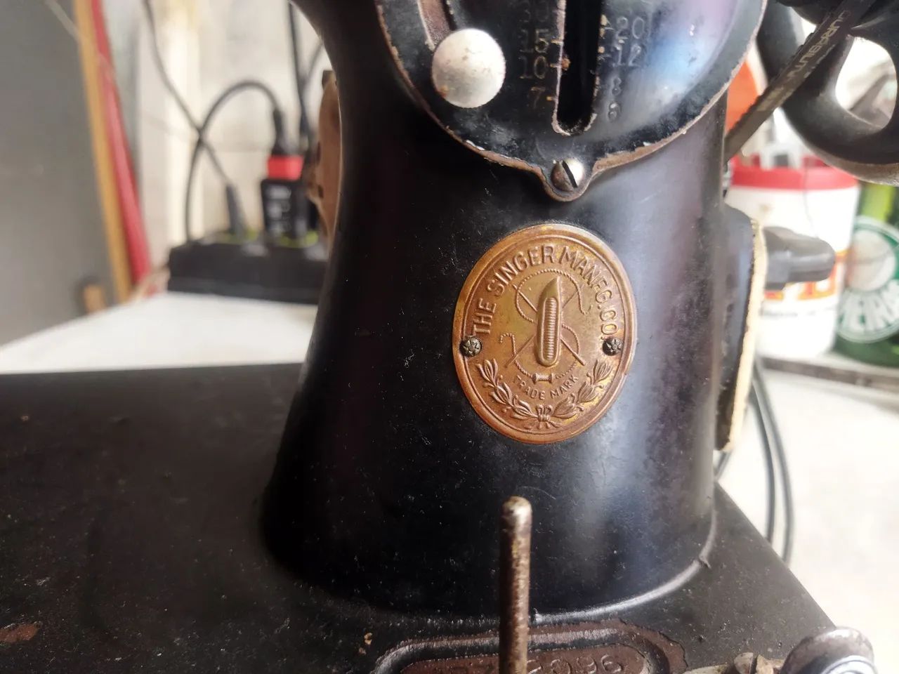 Máquina de Costura Singer Antiga - Foto 3