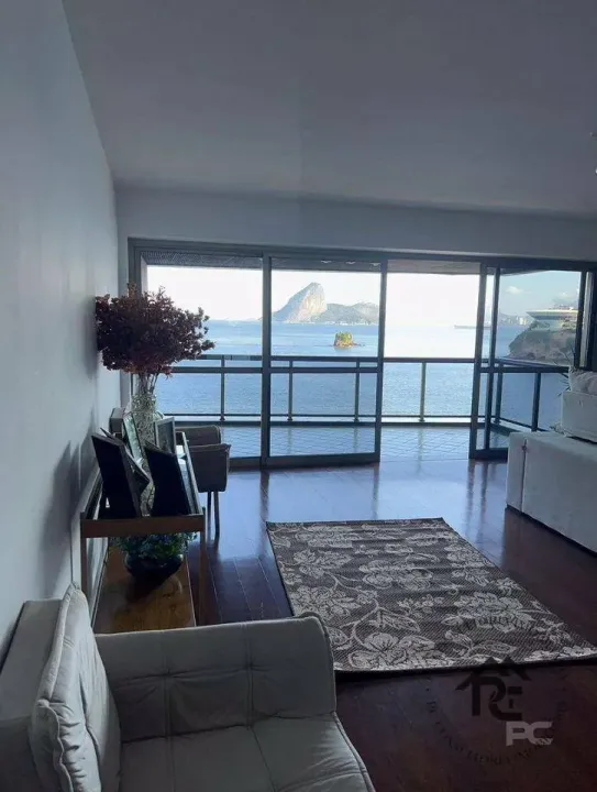 Lindo apartamento vista mar com 4 quartos, 2 suítes e 3 vagas no Ingá