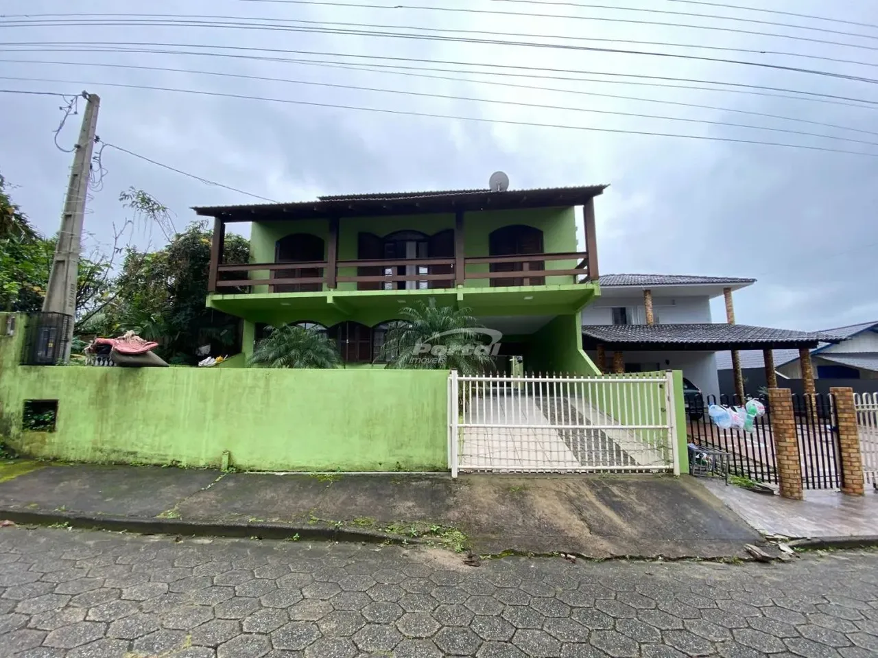 Casa disponível para locação no bairro Itacolomi, em Balneário Piçarras/SC. (cod 16503)
