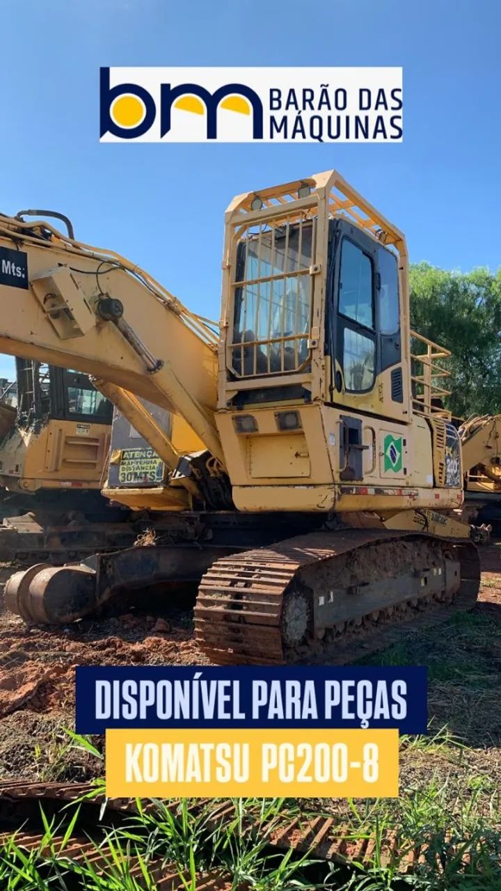 KOMATSU PC200-8