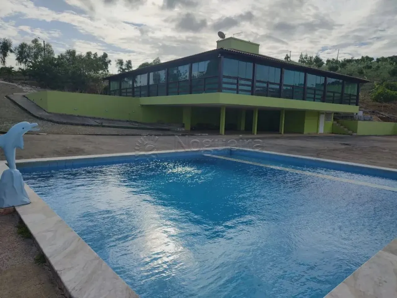 Imóvel para venda possui 265 metros quadrados com 4 quartos