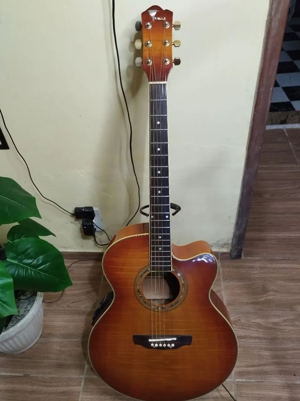 VIOLAO EAGLE CH70F maciço 