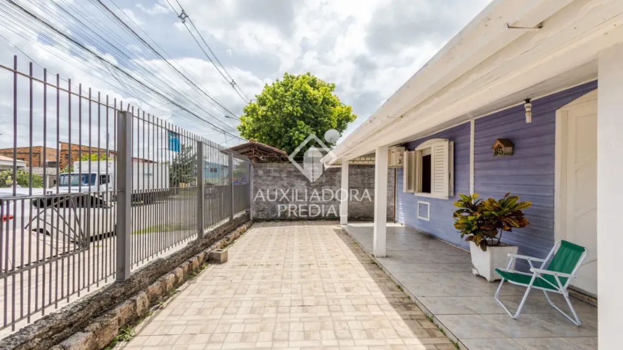 Terreno com 2 casas no bairro Vila Anair Cachoeirinha