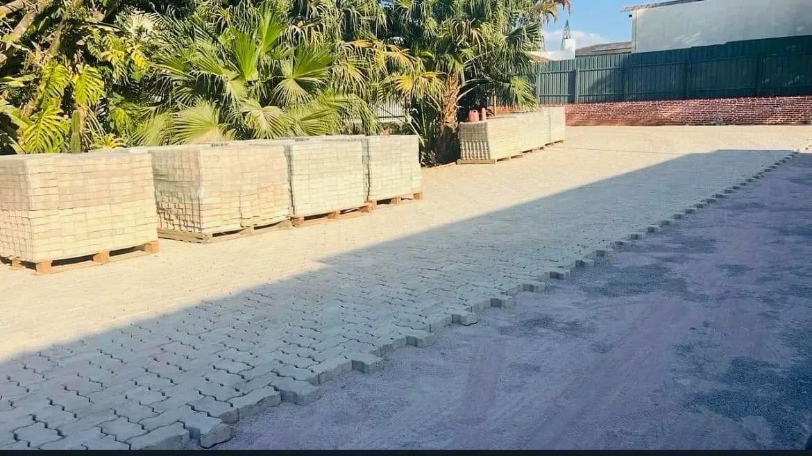 Bloquetes intertravado 44,00 o metro. Bloquetes retangular 49,00 o metro. - Foto 5