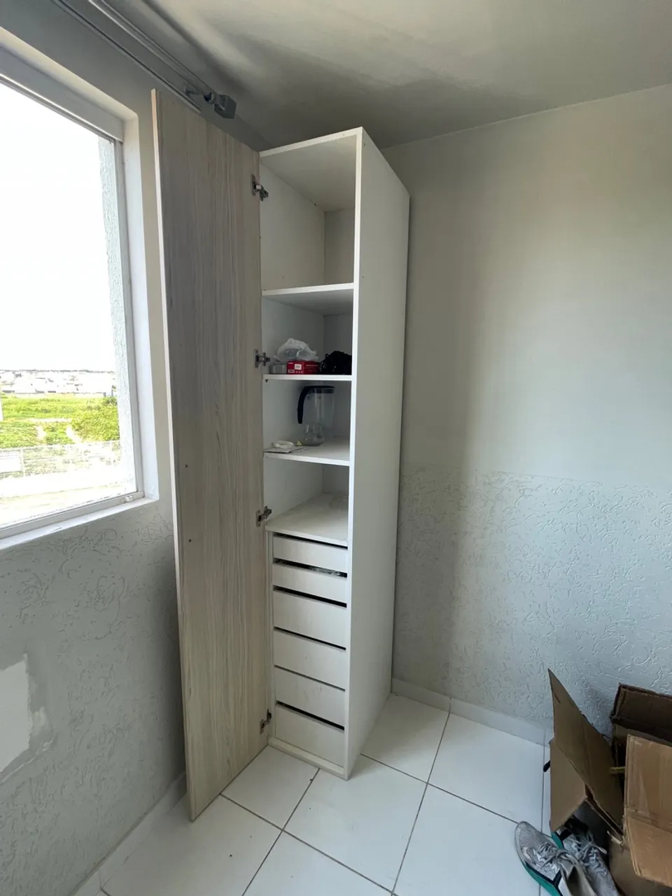 Guarda roupa e painel