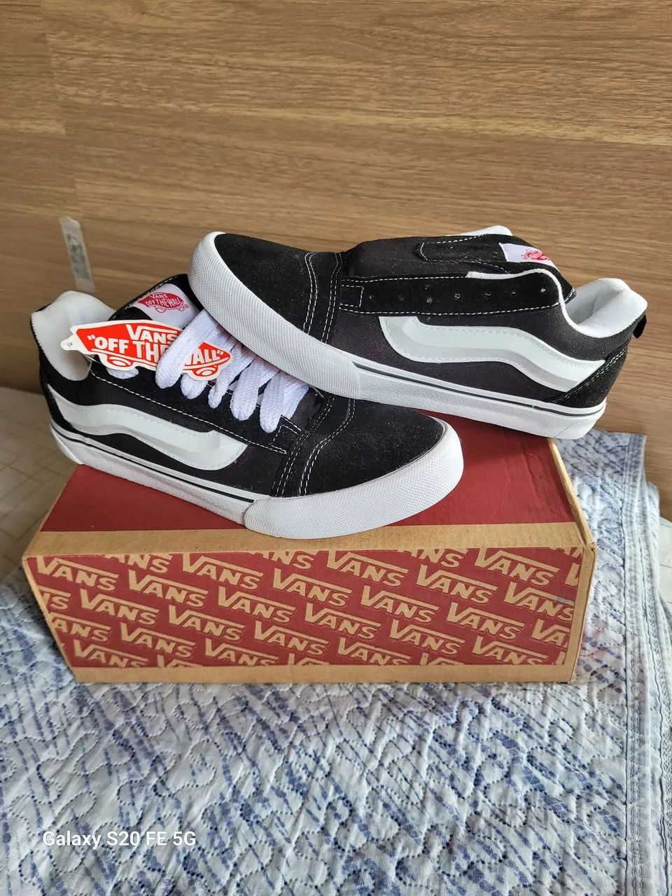 Tênis Vans Preto e Branco - Novo