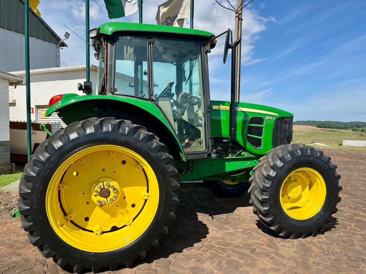 Trator John Deere 6110 J - Excelente estado - Foto 4