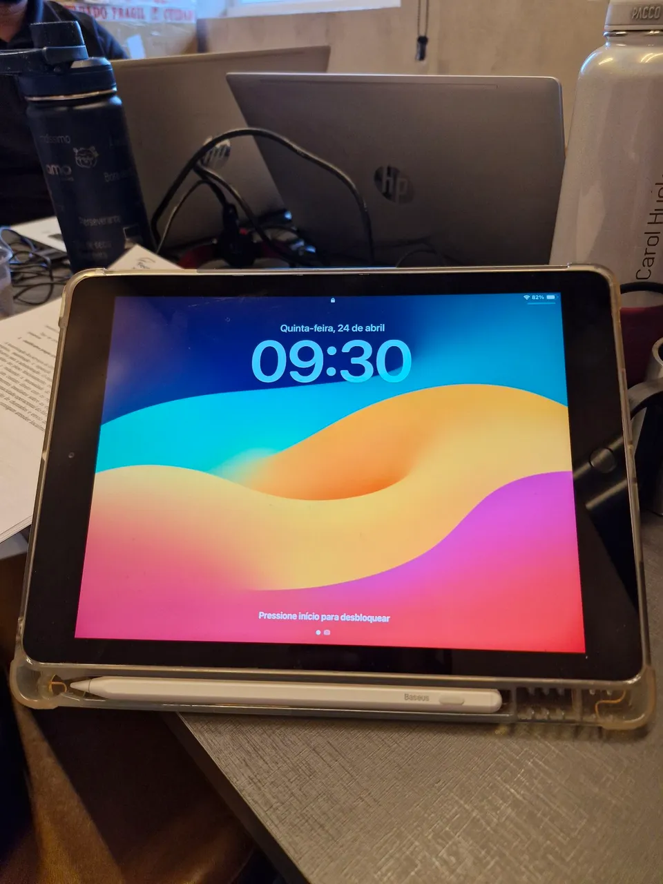 Tablet Apple iPad 6 com caneta