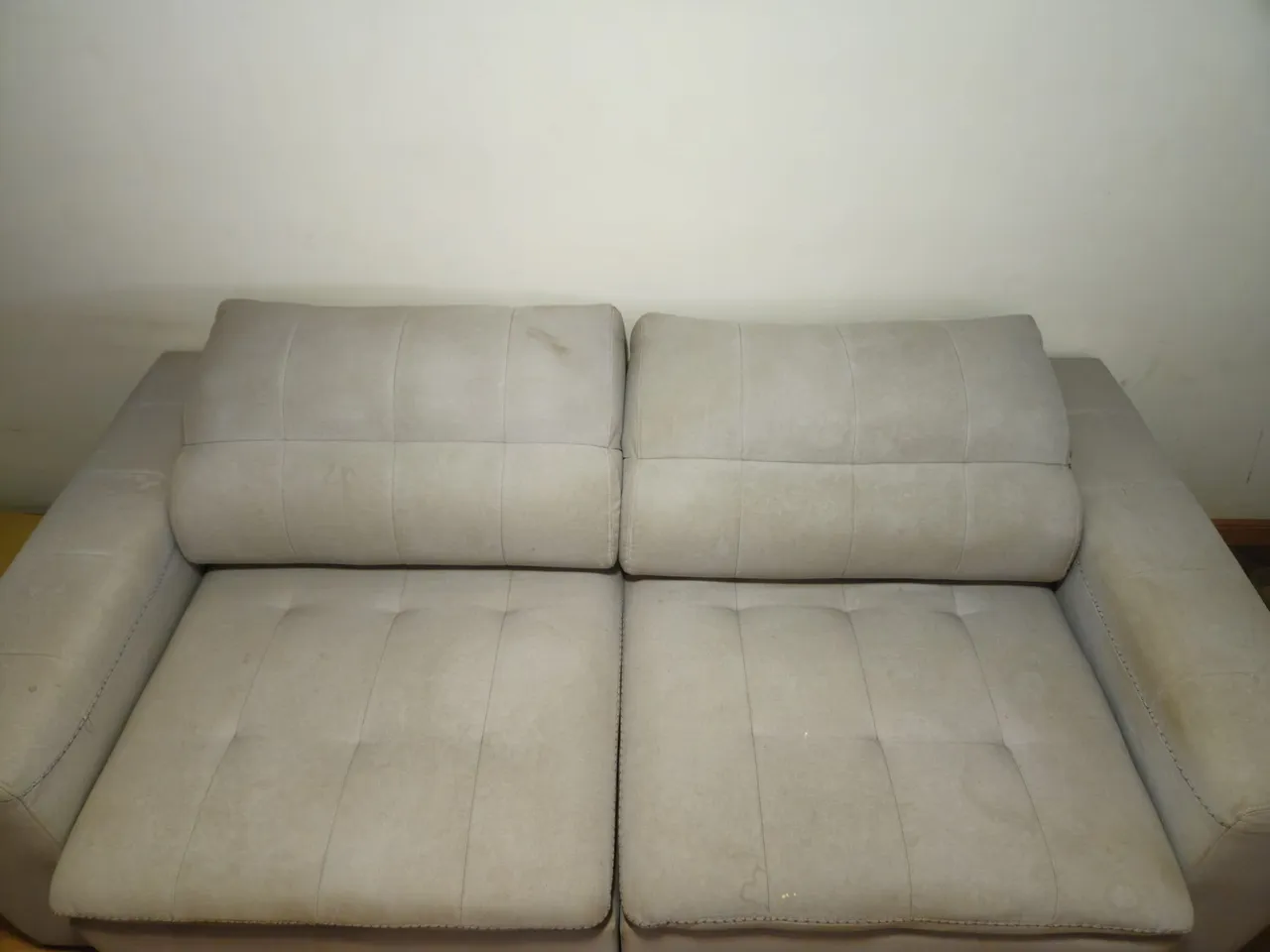 Sofá Retrátil e Reclinável