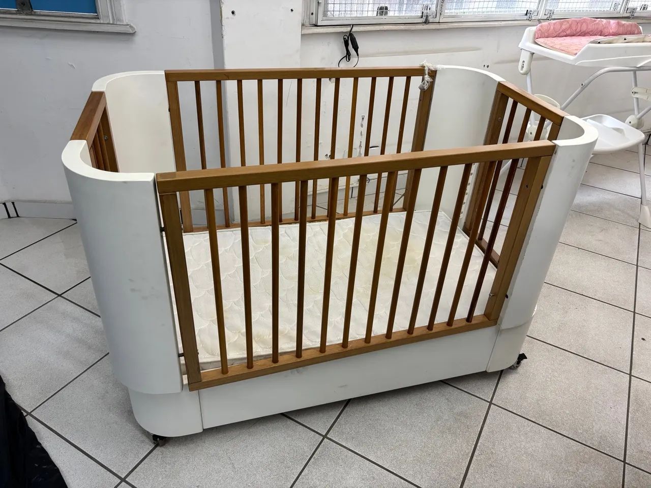 Berço infantil vira cama