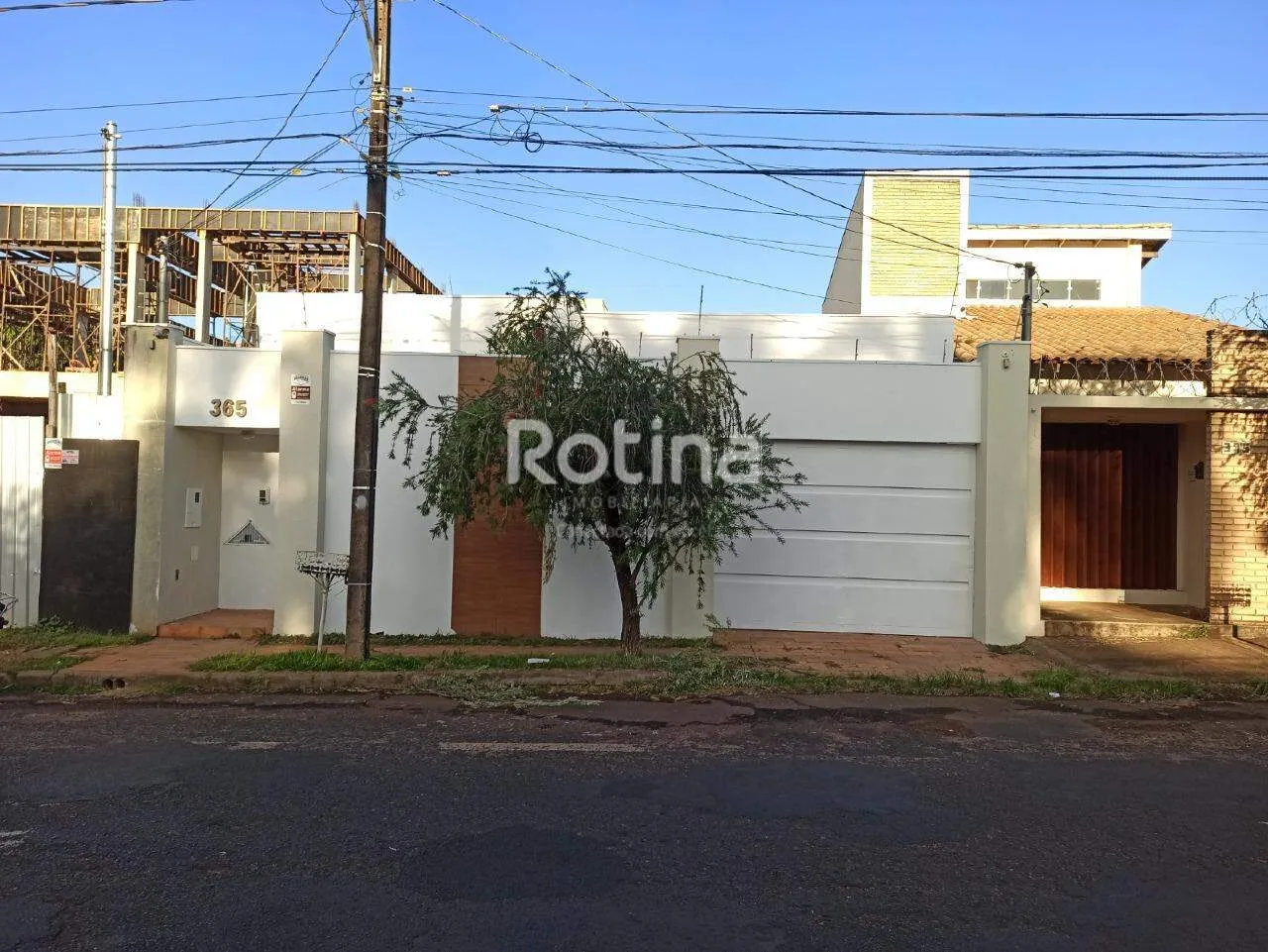 Casa para alugar, 3 quartos, Jardim Karaíba - Uberlândia/MG - Rotina Imobiliária