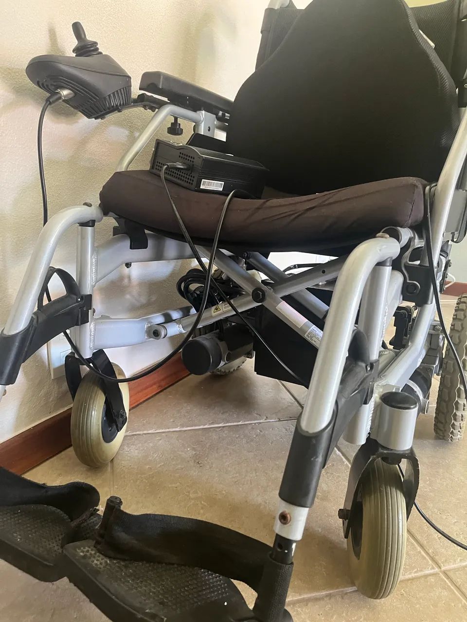 Cadeira de rodas motorizada  - Foto 2