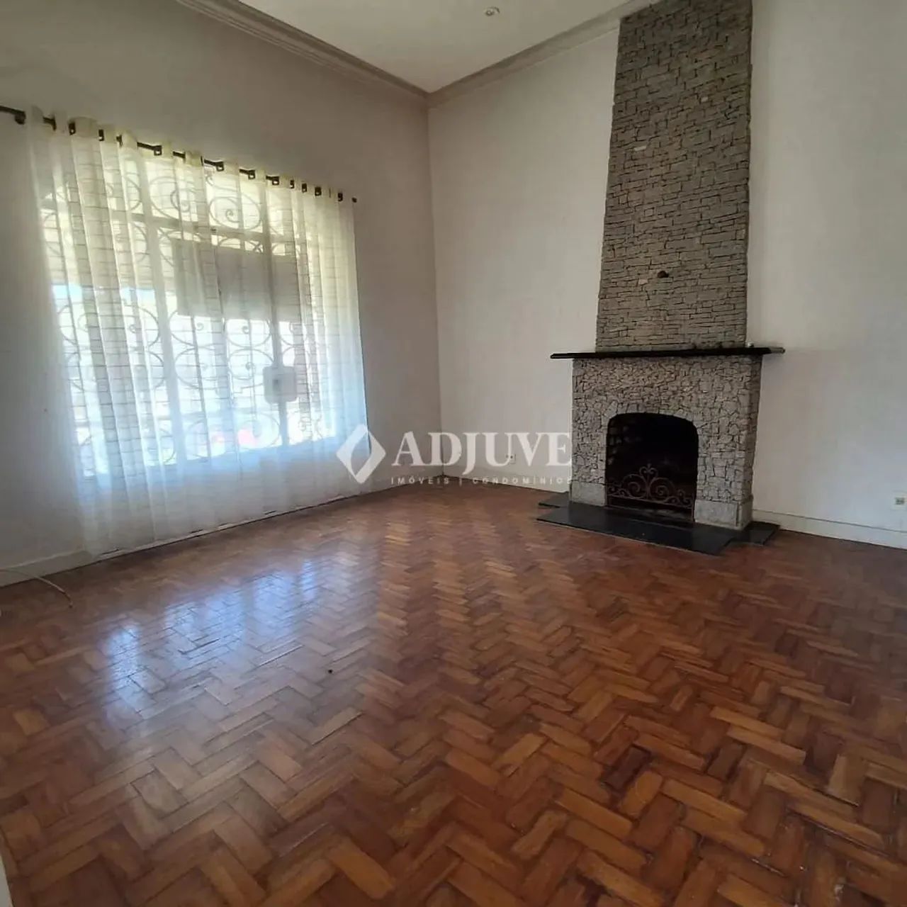 Casa à venda 3 Quartos, 3 Suites, 4 Vagas, 980M², Valparaíso, Petrópolis - RJ - Foto 4