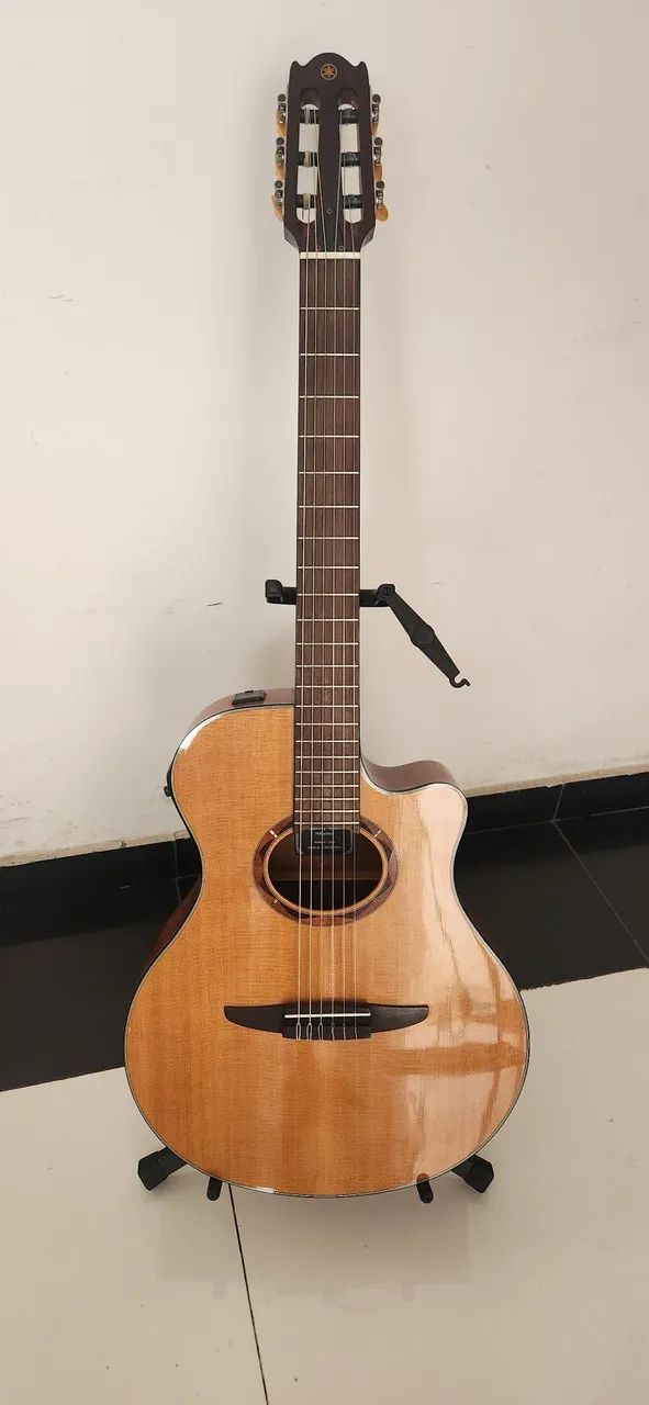 VIOLÃO YAMAHA NTX 700 NYLON + HARD CASE - Instrumentos musicais