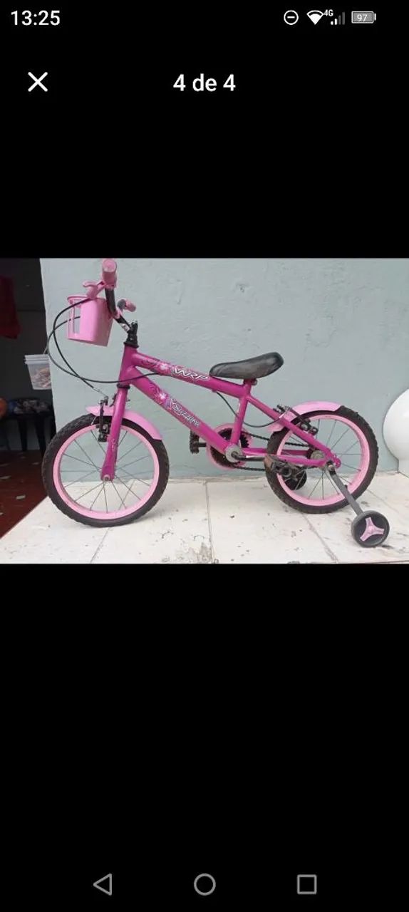 Bicicleta infantil semi nova ROSA - Foto 2
