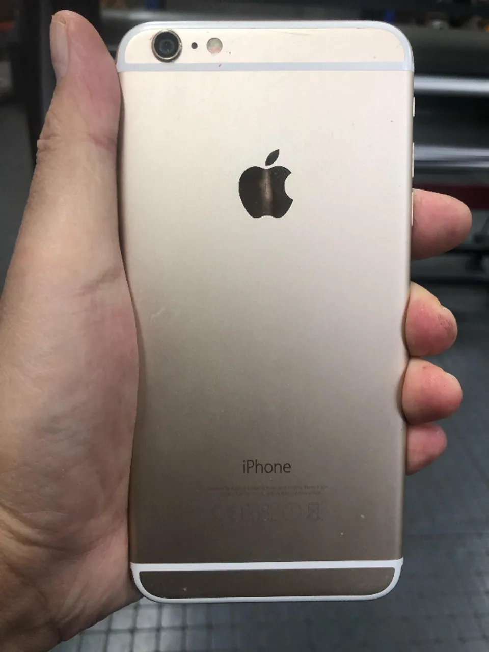 Iphone 6 Plus dourado