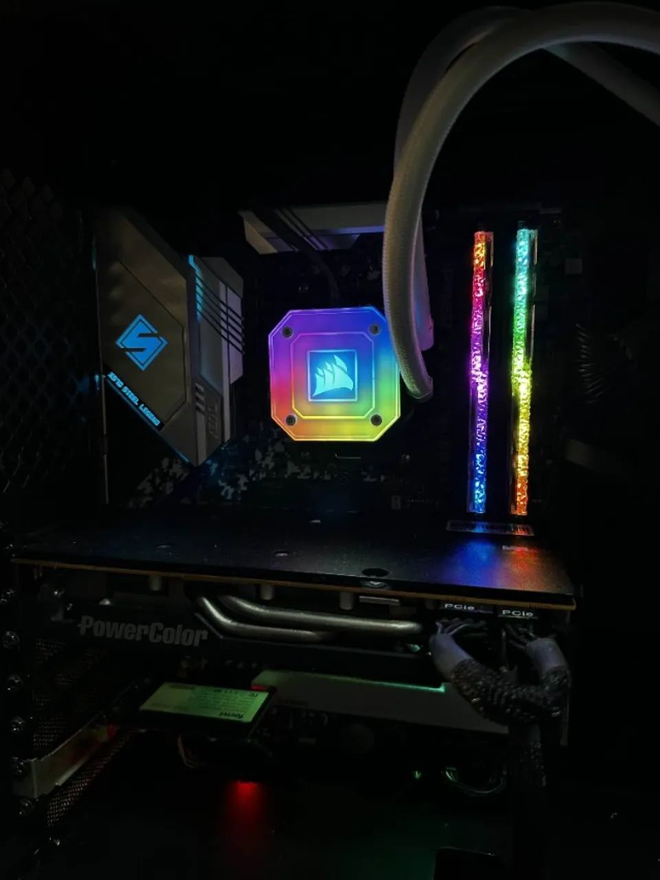 PC Gamer AMD Ryzen 5 3600, RX 5700 XT 8GB GDDR6, ASRock X570, 16GB RAM 3600Mhz com WiFi - Foto 2