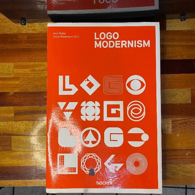 Logo Modernism
