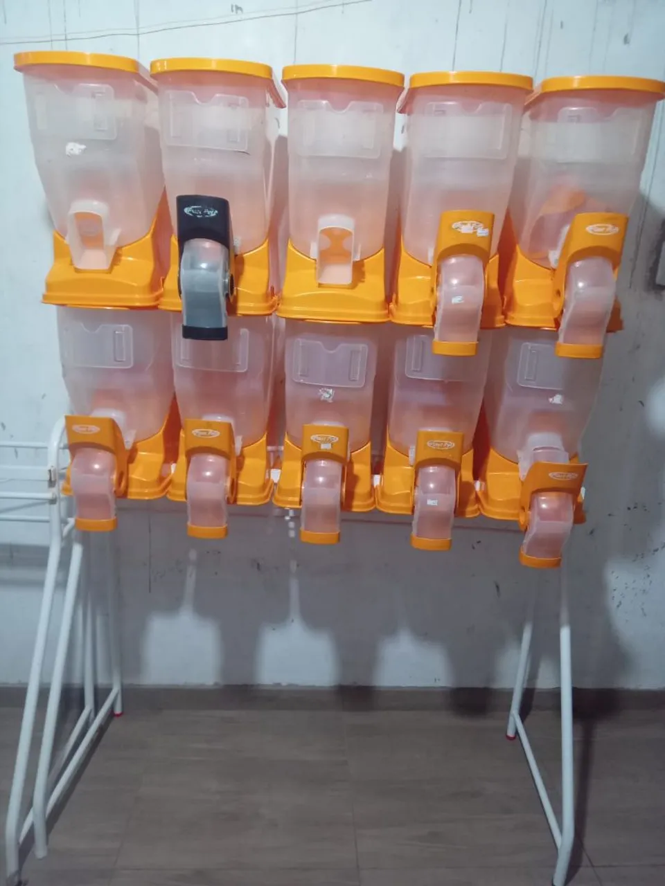 Dispensador de ração a granel para aves