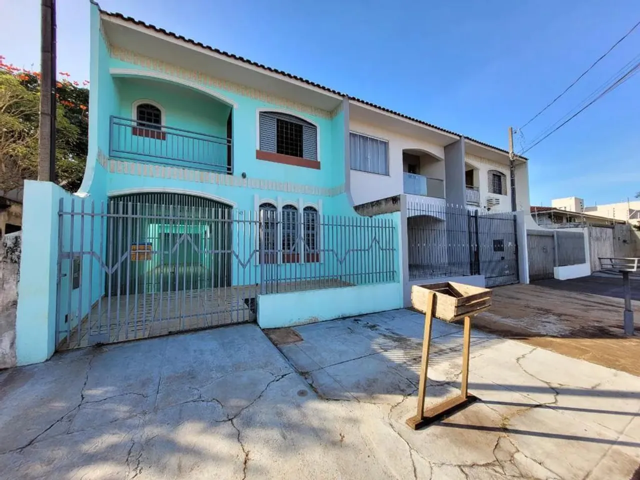 Sobrado para alugar em Maringá, Jardim Alvorada, com 3 quartos, com 155.53 m²