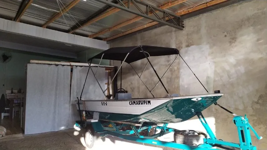 Barco de alumínio