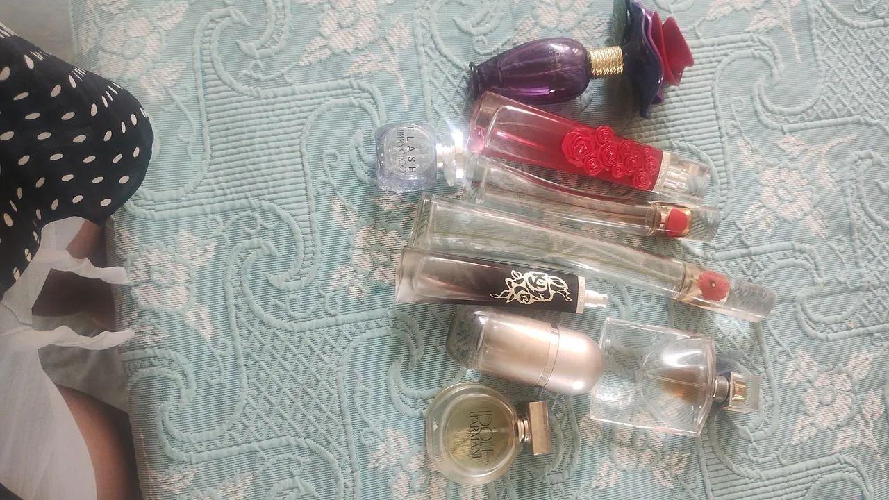 Frascos vazios de perfumes raros - Foto 3