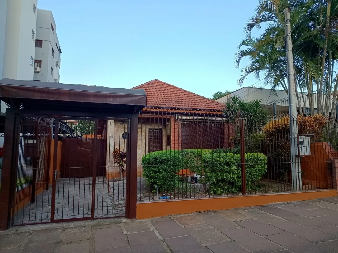 Casa na Coronel Feijo  semimobiliada