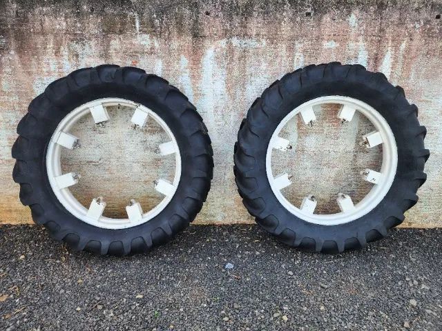Par Pneus Agrícolas Radiais Michelin Finos p/ Pulverização 12.4-36 Completos Usados