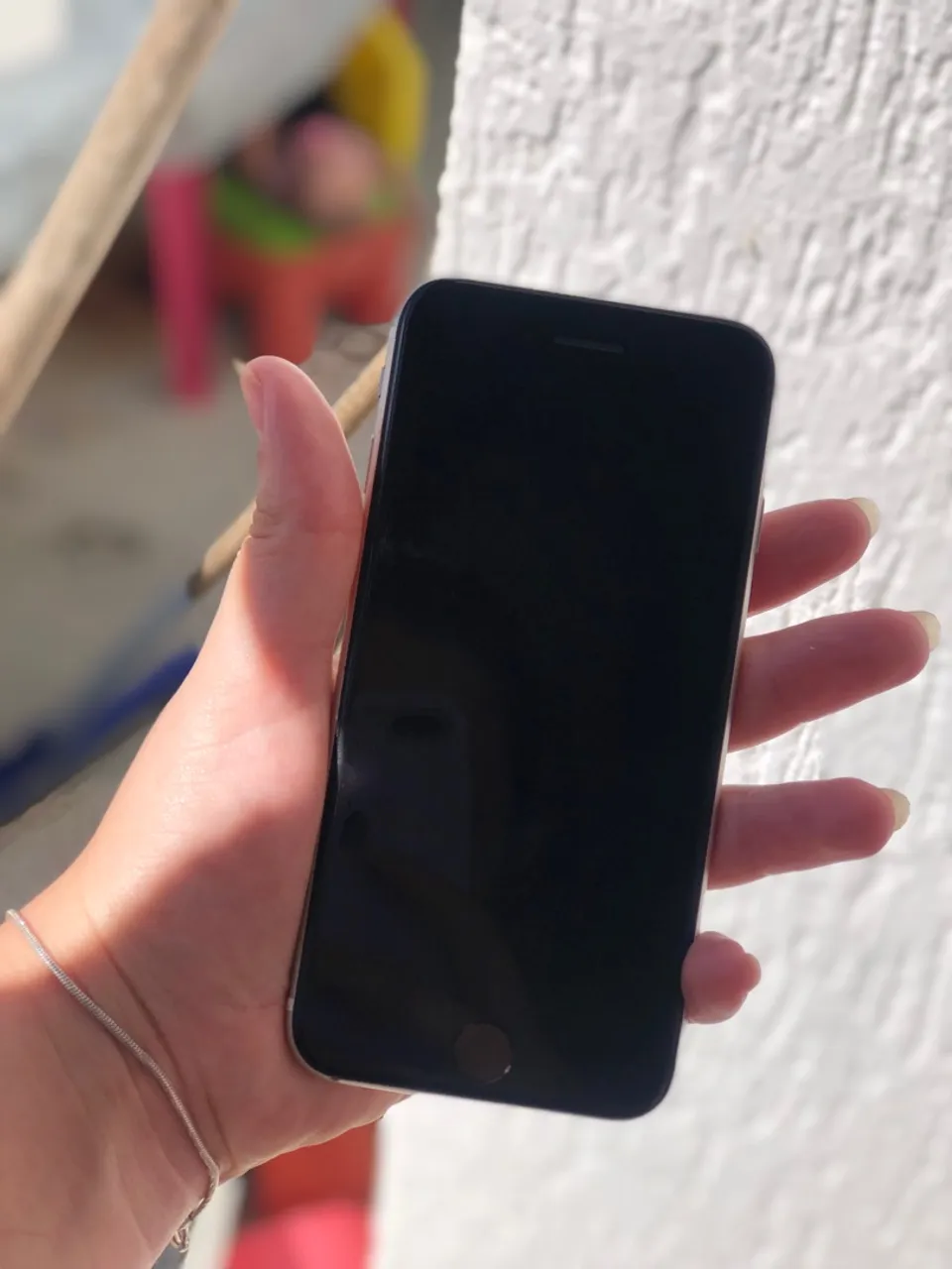 IPHONE SE 400$