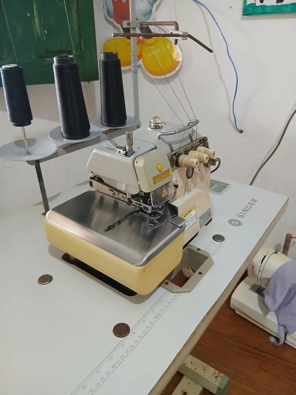 Máquina industrial overloque  - Foto 2