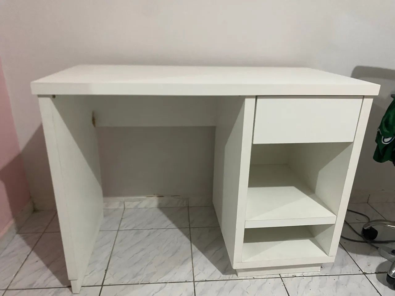 Escrivaninha branca 